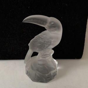 Fantastic Frosted Glass Toucan Bird Figurine Etched Goebel on Bottom